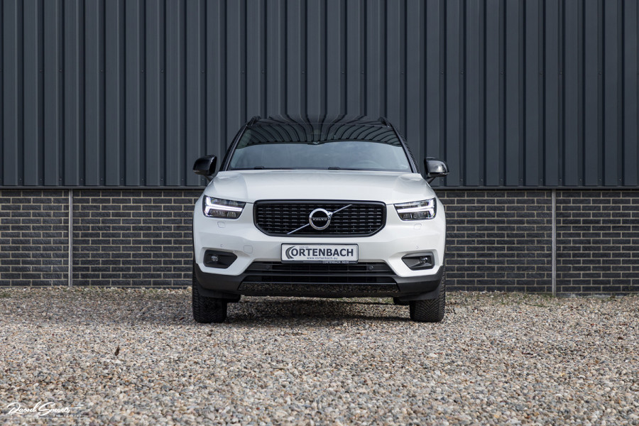 Volvo XC40 1.5 T5 Recharge R-Design | Adaptieve cruise | Panorama dak | Harman Kardon | Zwenkbare trekhaak |