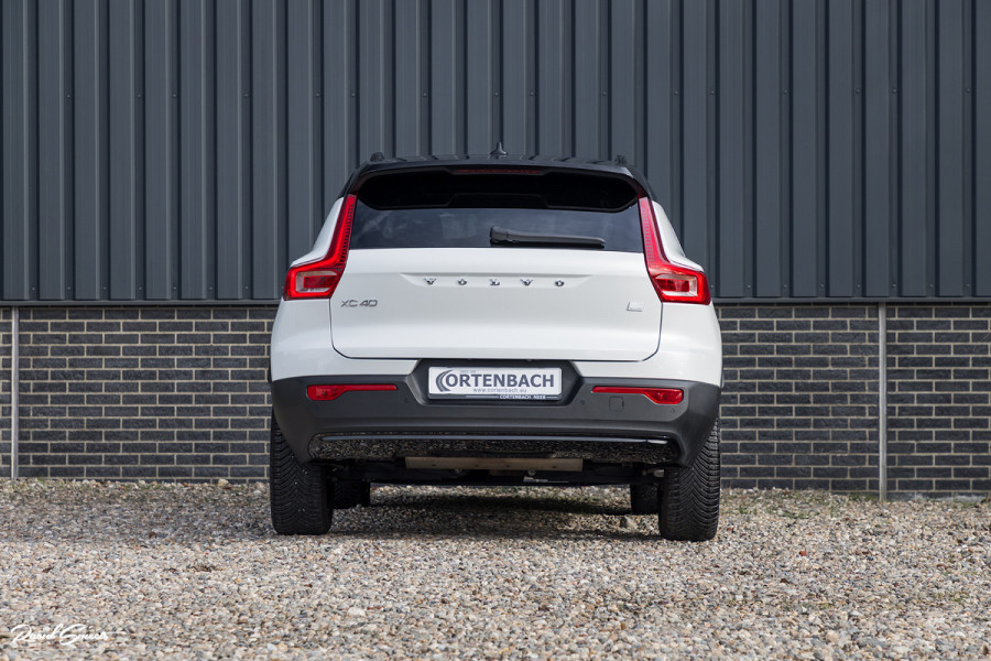 Volvo XC40 1.5 T5 Recharge R-Design | Adaptieve cruise | Panorama dak | Harman Kardon | Zwenkbare trekhaak |