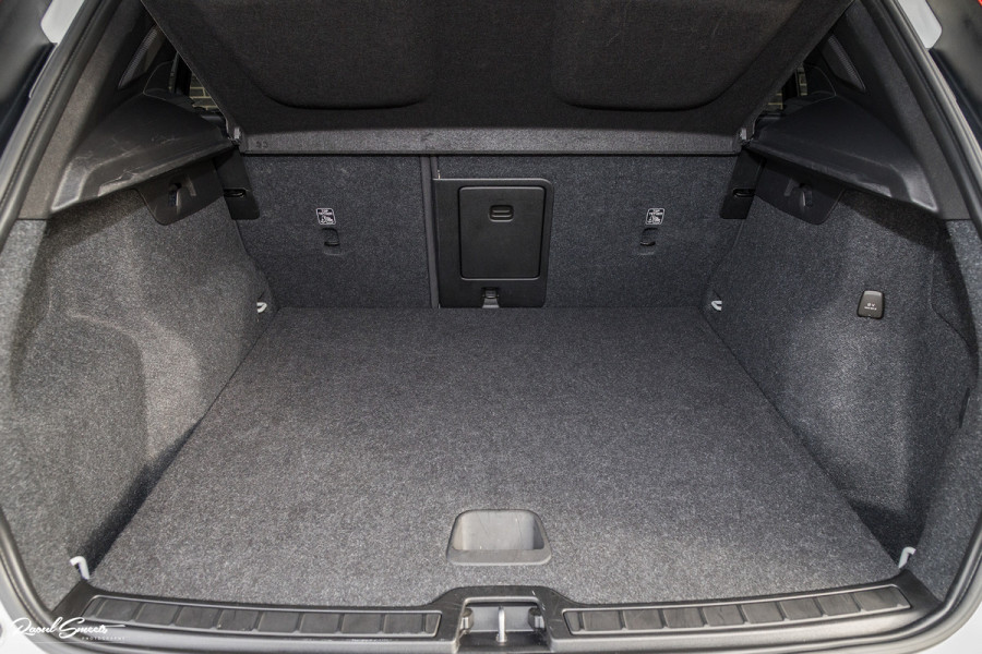 Volvo XC40 1.5 T5 Recharge R-Design | Adaptieve cruise | Panorama dak | Harman Kardon | Zwenkbare trekhaak |