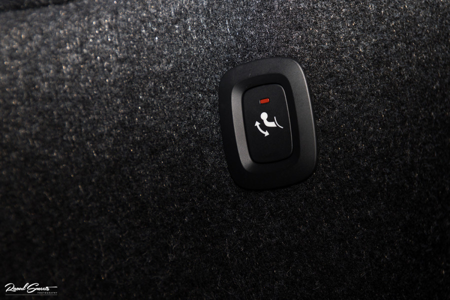 Volvo XC40 1.5 T5 Recharge R-Design | Adaptieve cruise | Panorama dak | Harman Kardon | Zwenkbare trekhaak |