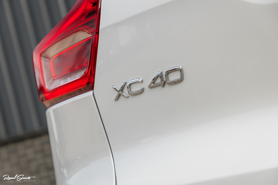 Volvo XC40 1.5 T5 Recharge R-Design | Adaptieve cruise | Panorama dak | Harman Kardon | Zwenkbare trekhaak |