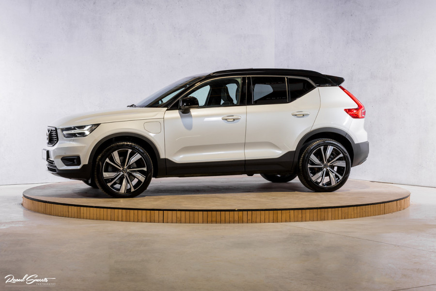 Volvo XC40 1.5 T5 Recharge R-Design | Panorama dak | 360 Camera | 20 Inch |