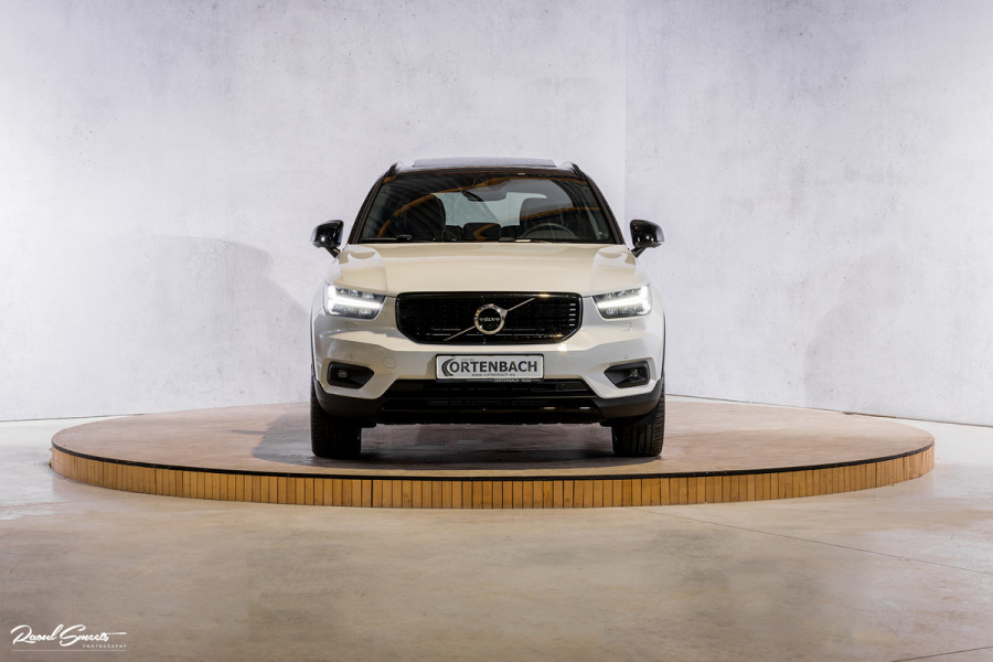 Volvo XC40 1.5 T5 Recharge R-Design | Panorama dak | 360 Camera | 20 Inch |
