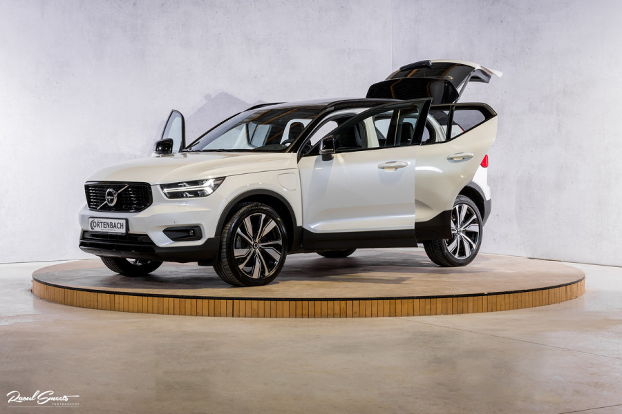 Volvo XC40 1.5 T5 Recharge R-Design | Panorama dak | 360 Camera | 20 Inch |