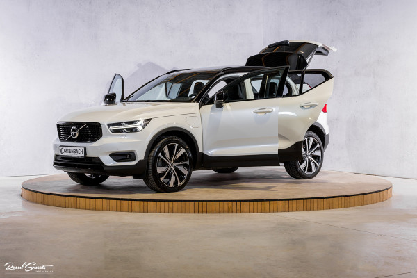 Volvo XC40 1.5 T5 Recharge R-Design | Panorama dak | 360 Camera | 20 Inch |