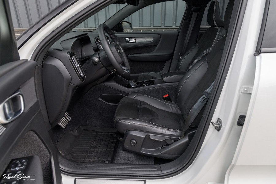 Volvo XC40 1.5 T5 Recharge R-Design | Panorama dak | 360 Camera | 20 Inch |