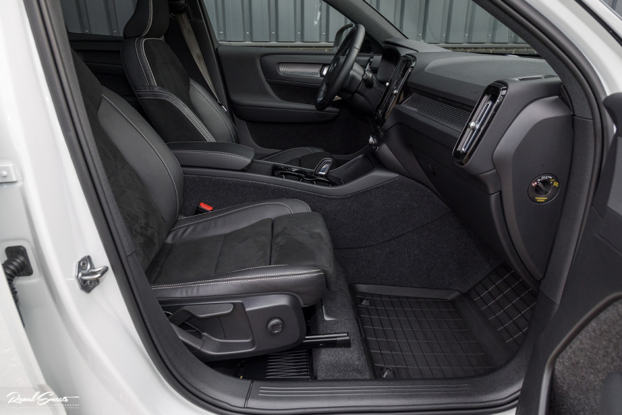 Volvo XC40 1.5 T5 Recharge R-Design | Panorama dak | 360 Camera | 20 Inch |