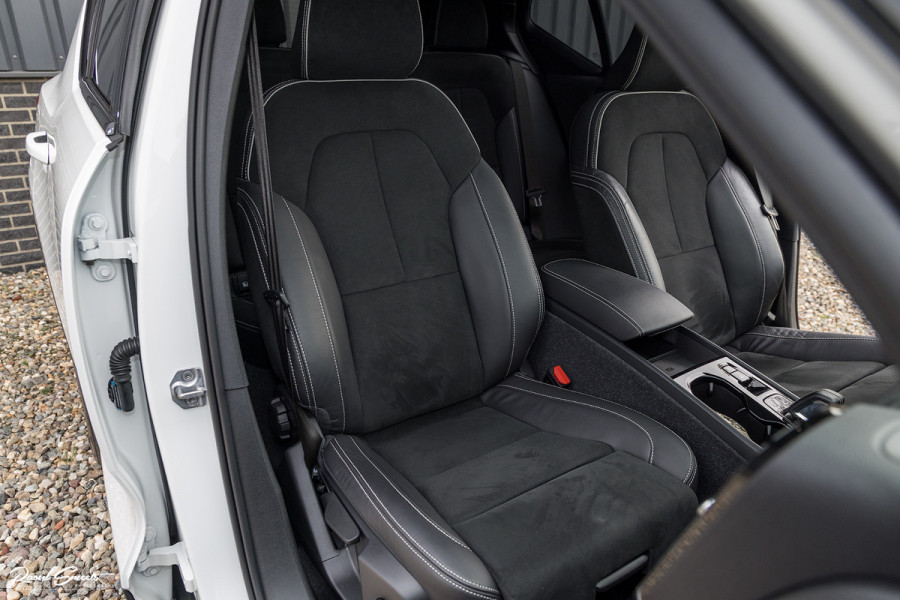 Volvo XC40 1.5 T5 Recharge R-Design | Panorama dak | 360 Camera | 20 Inch |