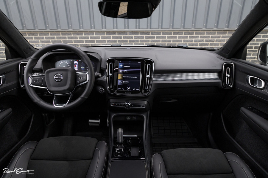 Volvo XC40 1.5 T5 Recharge R-Design | Panorama dak | 360 Camera | 20 Inch |