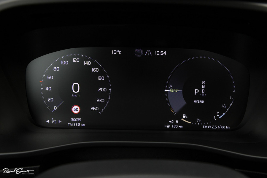 Volvo XC40 1.5 T5 Recharge R-Design | Panorama dak | 360 Camera | 20 Inch |