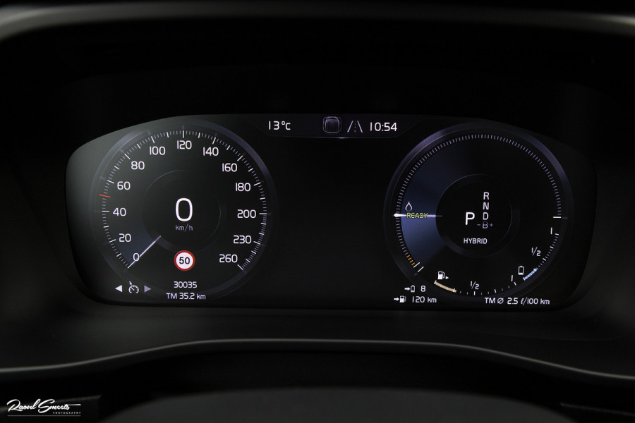 Volvo XC40 1.5 T5 Recharge R-Design | Panorama dak | 360 Camera | 20 Inch |