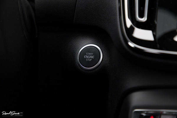 Volvo XC40 1.5 T5 Recharge R-Design | Panorama dak | 360 Camera | 20 Inch |