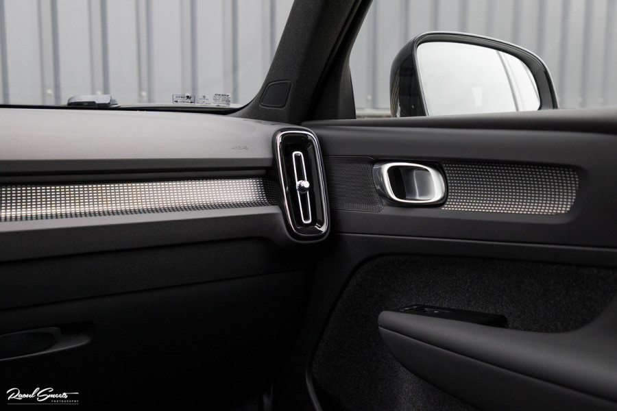 Volvo XC40 1.5 T5 Recharge R-Design | Panorama dak | 360 Camera | 20 Inch |