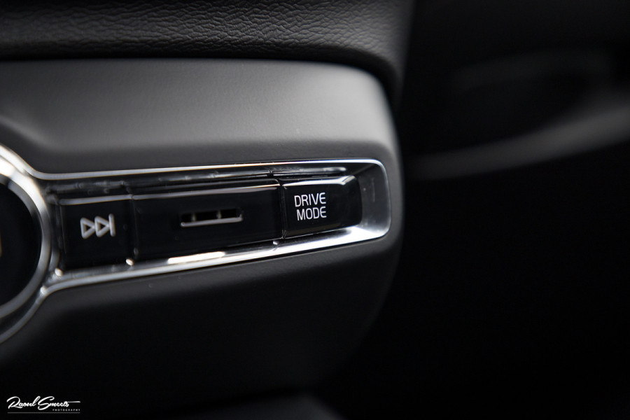 Volvo XC40 1.5 T5 Recharge R-Design | Panorama dak | 360 Camera | 20 Inch |