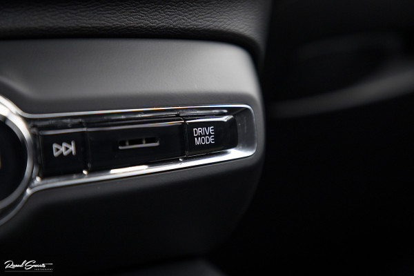 Volvo XC40 1.5 T5 Recharge R-Design | Panorama dak | 360 Camera | 20 Inch |