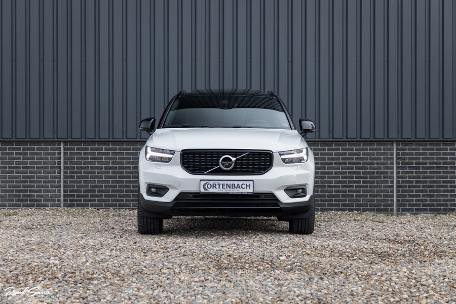 Volvo XC40 1.5 T5 Recharge R-Design | Panorama dak | 360 Camera | 20 Inch |