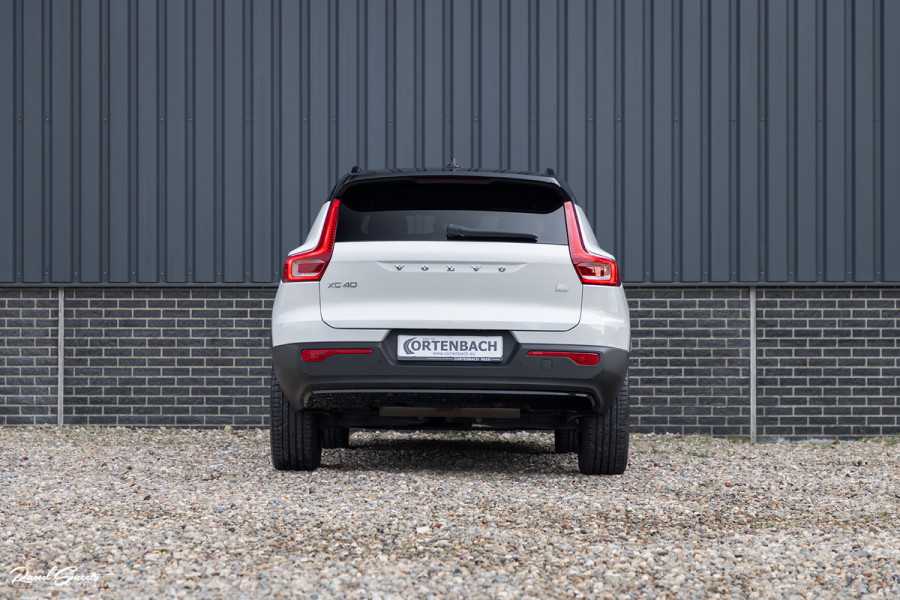 Volvo XC40 1.5 T5 Recharge R-Design | Panorama dak | 360 Camera | 20 Inch |