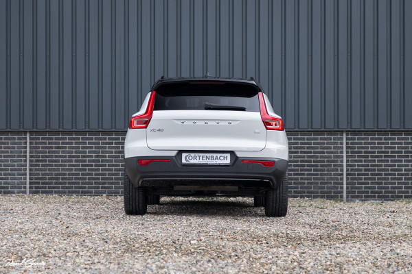 Volvo XC40 1.5 T5 Recharge R-Design | Panorama dak | 360 Camera | 20 Inch |