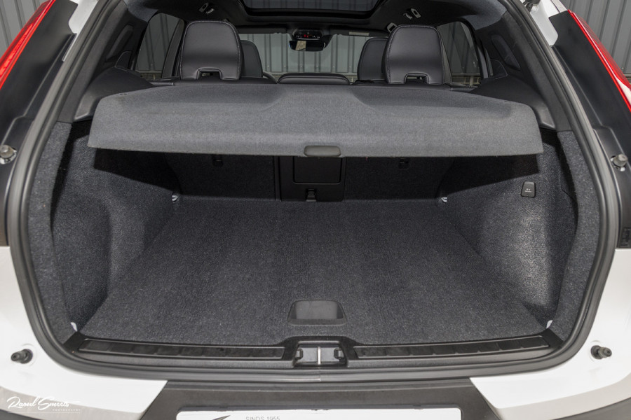 Volvo XC40 1.5 T5 Recharge R-Design | Panorama dak | 360 Camera | 20 Inch |