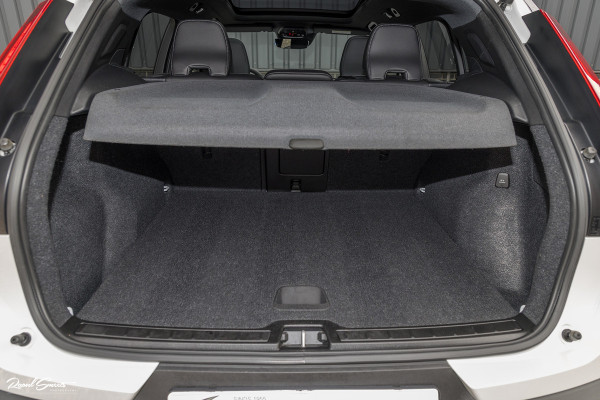 Volvo XC40 1.5 T5 Recharge R-Design | Panorama dak | 360 Camera | 20 Inch |