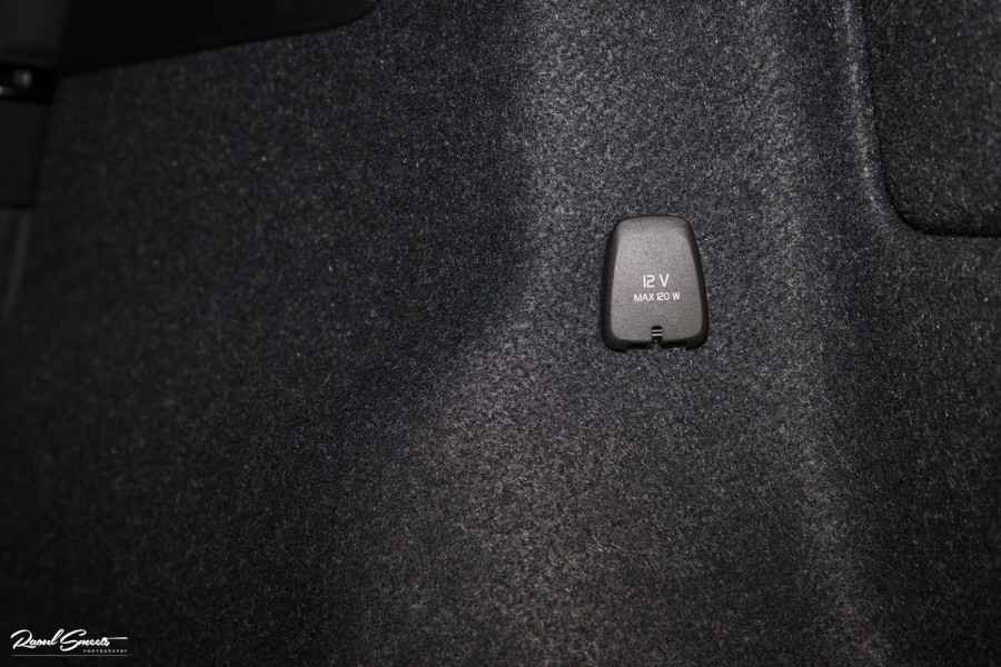 Volvo XC40 1.5 T5 Recharge R-Design | Panorama dak | 360 Camera | 20 Inch |