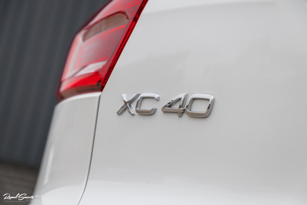 Volvo XC40 1.5 T5 Recharge R-Design | Panorama dak | 360 Camera | 20 Inch |