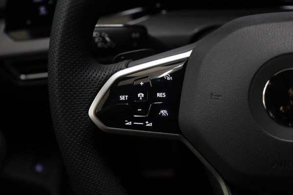 Volkswagen Golf 1.4 eHybrid GTE /PANO/IQLIGHT/CAM/CARPLAY/ACC/LANE ASSIST/VOL