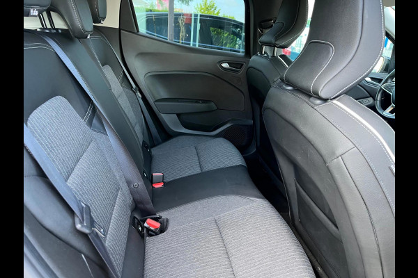 Renault Clio 1.0 TCe Intens - Automaat - Groot Navi - Climate - 360 Camera - Cruise