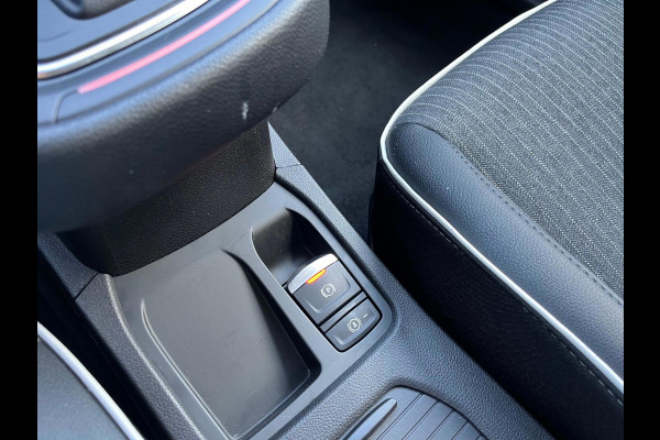 Renault Clio 1.0 TCe Intens - Automaat - Groot Navi - Climate - 360 Camera - Cruise