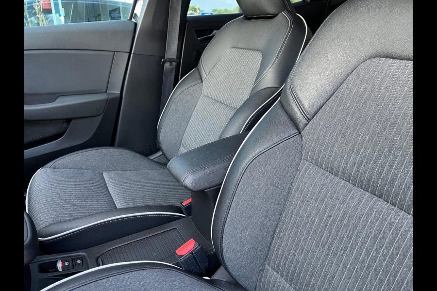 Renault Clio 1.0 TCe Intens - Automaat - Groot Navi - Climate - 360 Camera - Cruise