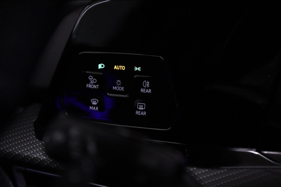 Volkswagen Golf 1.4 eHybrid GTE /PANO/IQLIGHT/CAM/CARPLAY/ACC/LANE ASSIST/VOL