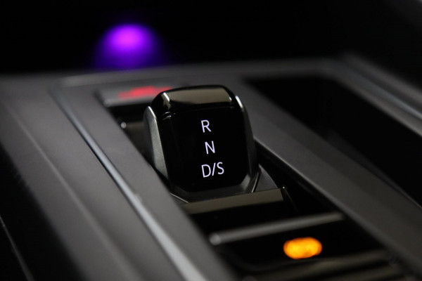 Volkswagen Golf 1.4 eHybrid GTE /PANO/IQLIGHT/CAM/CARPLAY/ACC/LANE ASSIST/VOL