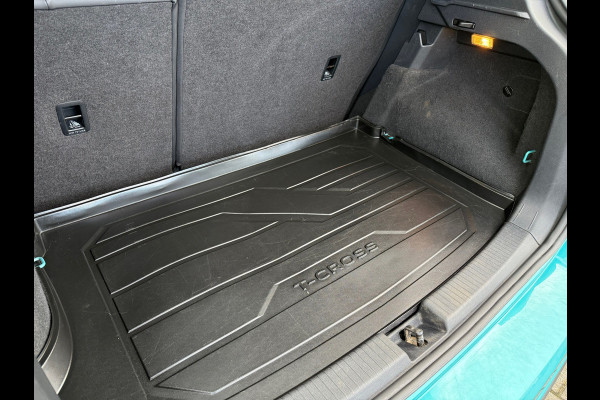 Volkswagen T-Cross 1.0 TSI 116pk Style R Line - Automaat - Navi - Winterpakket - Parkeerhulp