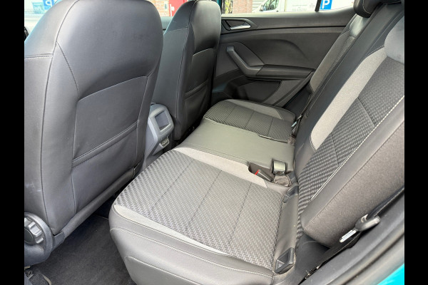 Volkswagen T-Cross 1.0 TSI 116pk Style R Line - Automaat - Navi - Winterpakket - Parkeerhulp