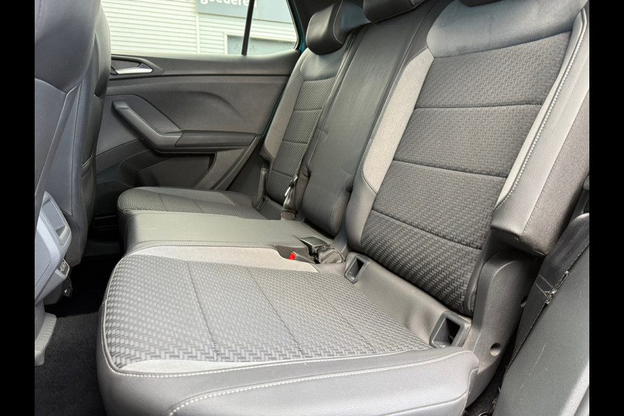Volkswagen T-Cross 1.0 TSI 116pk Style R Line - Automaat - Navi - Winterpakket - Parkeerhulp