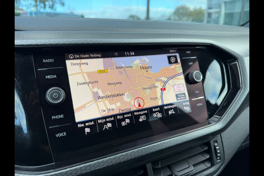 Volkswagen T-Cross 1.0 TSI 116pk Style R Line - Automaat - Navi - Winterpakket - Parkeerhulp