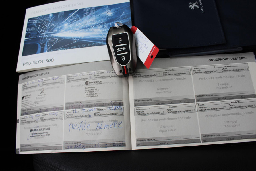 Peugeot 308 SW 1.2 PureTech Blue Lease Premium AUTOMAAT LEDER NAP /MEDIA/PANO CAMERA - PARKEERSENSOREN