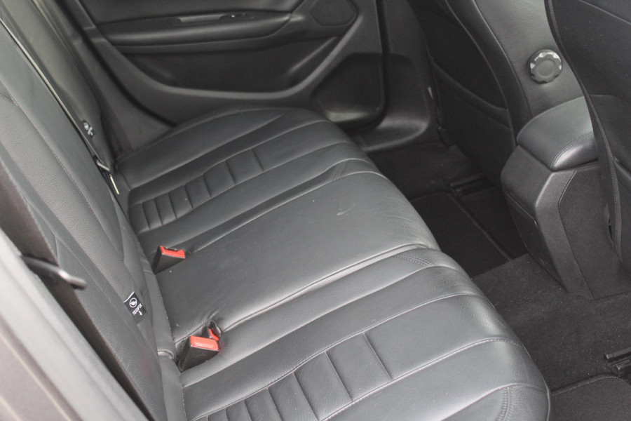 Peugeot 308 SW 1.2 PureTech Blue Lease Premium AUTOMAAT LEDER NAP /MEDIA/PANO CAMERA - PARKEERSENSOREN