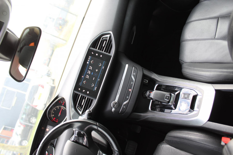 Peugeot 308 SW 1.2 PureTech Blue Lease Premium AUTOMAAT LEDER NAP /MEDIA/PANO CAMERA - PARKEERSENSOREN