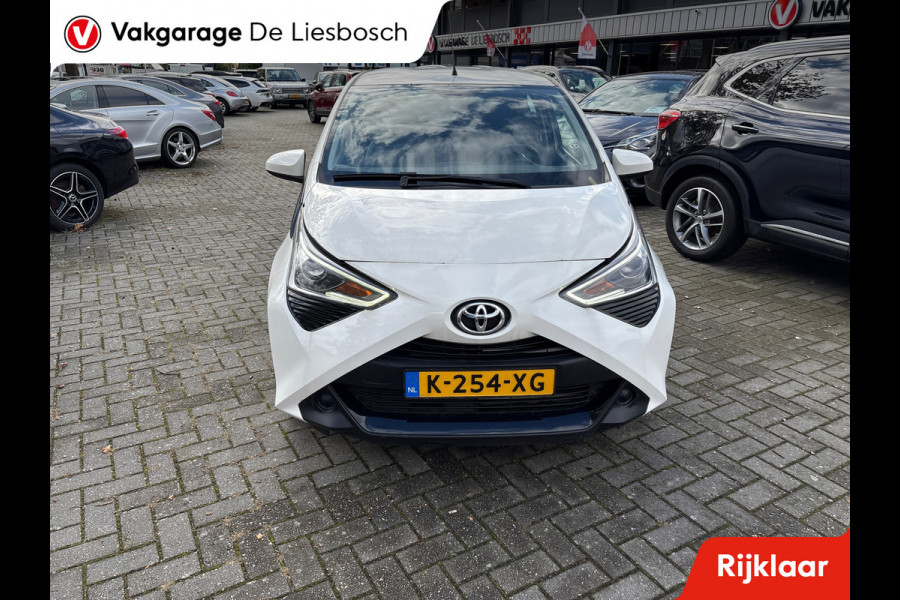 Toyota Aygo 1.0 VVT-i x-play/camera /airco/apple carplay/mf stuur/boeken