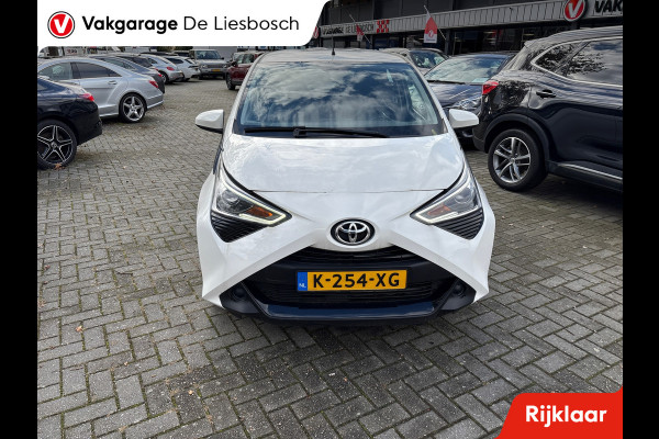 Toyota Aygo 1.0 VVT-i x-play/camera /airco/apple carplay/mf stuur/boeken