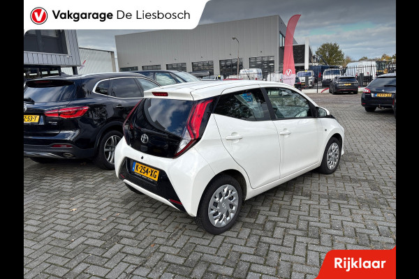 Toyota Aygo 1.0 VVT-i x-play/camera /airco/apple carplay/mf stuur/boeken