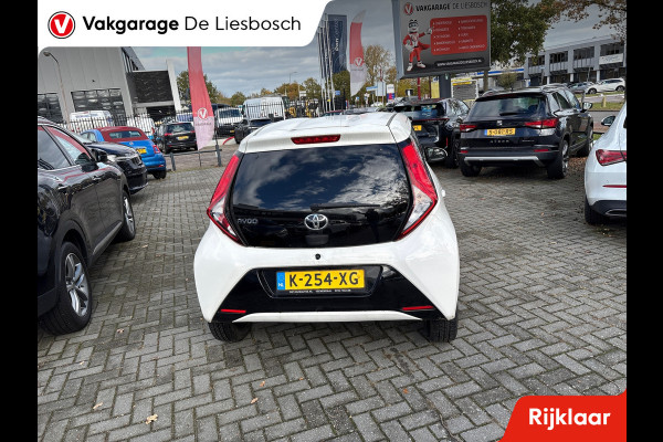 Toyota Aygo 1.0 VVT-i x-play/camera /airco/apple carplay/mf stuur/boeken