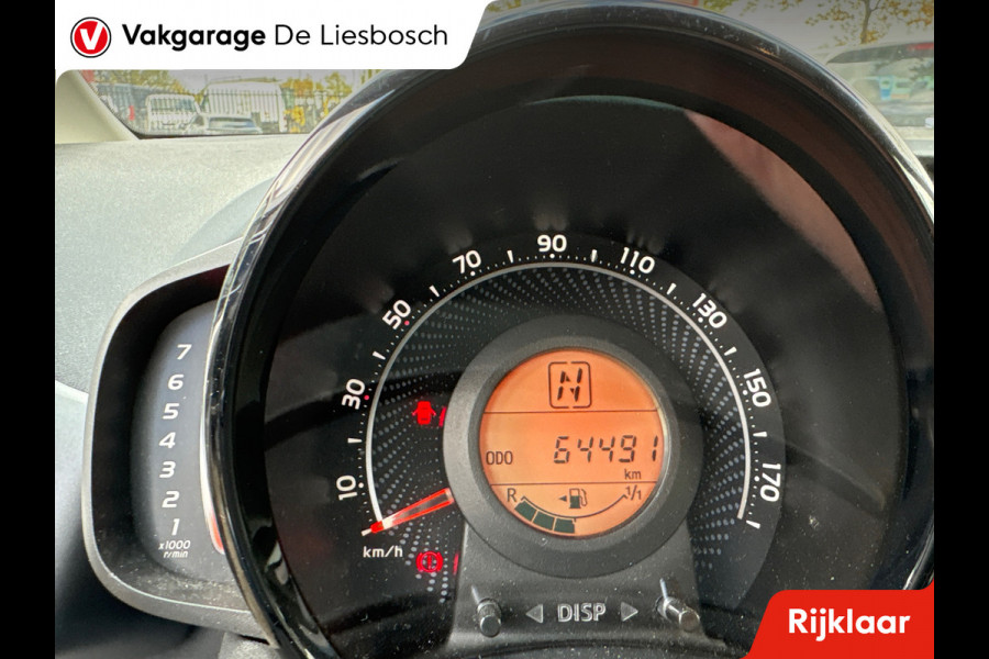 Toyota Aygo 1.0 VVT-i x-play/camera /airco/apple carplay/mf stuur/boeken