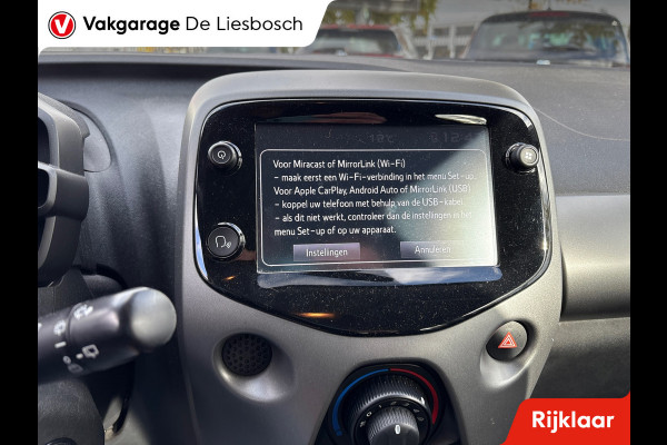 Toyota Aygo 1.0 VVT-i x-play/camera /airco/apple carplay/mf stuur/boeken
