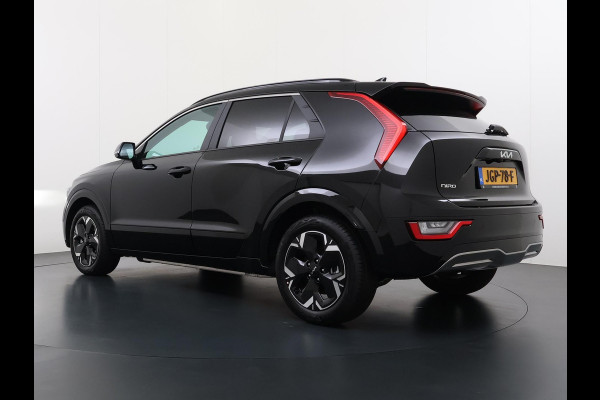 Kia Niro EV AIR VAN: €43.900,- VOOR: €35.440,- UW EINDEJAARSVOORDEEL: €8.460,- | 64kWh NIEUWE AUTO! | VOLLEDIGE KIA GARANTIE VAN TOEPASSING