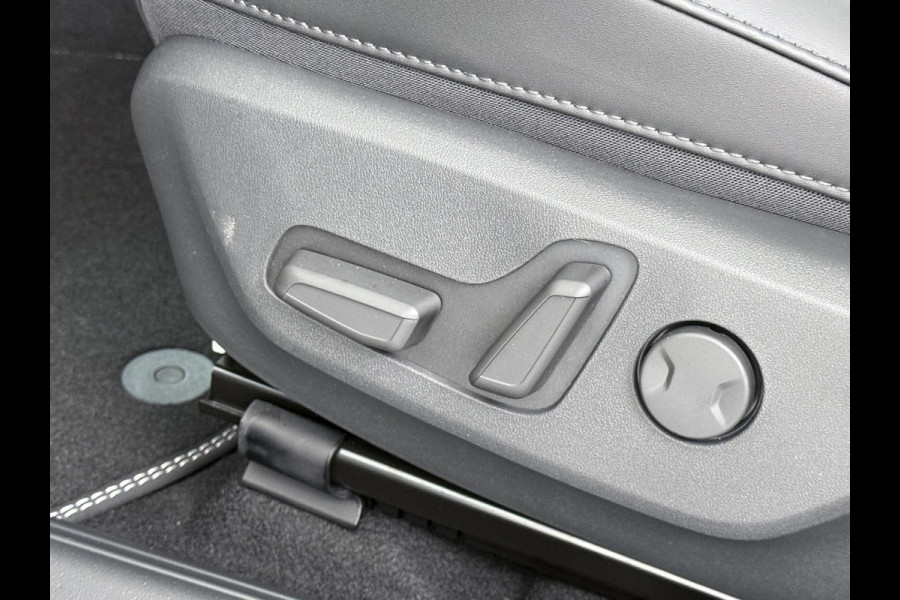 Kia Niro EV AIR VAN: €43.900,- VOOR: €35.440,- UW EINDEJAARSVOORDEEL: €8.460,- | 64kWh NIEUWE AUTO! | VOLLEDIGE KIA GARANTIE VAN TOEPASSING