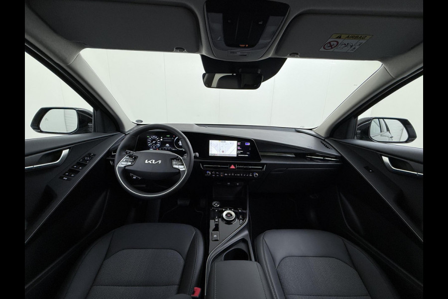 Kia Niro EV AIR VAN: €43.900,- VOOR: €35.440,- UW EINDEJAARSVOORDEEL: €8.460,- | 64kWh NIEUWE AUTO! | VOLLEDIGE KIA GARANTIE VAN TOEPASSING