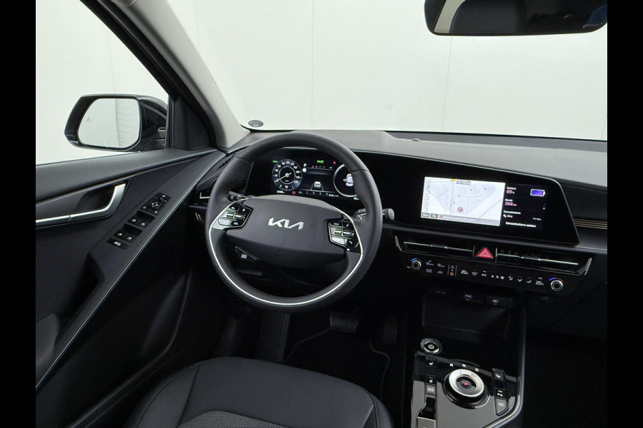 Kia Niro EV AIR VAN: €43.900,- VOOR: €35.440,- UW EINDEJAARSVOORDEEL: €8.460,- | 64kWh NIEUWE AUTO! | VOLLEDIGE KIA GARANTIE VAN TOEPASSING