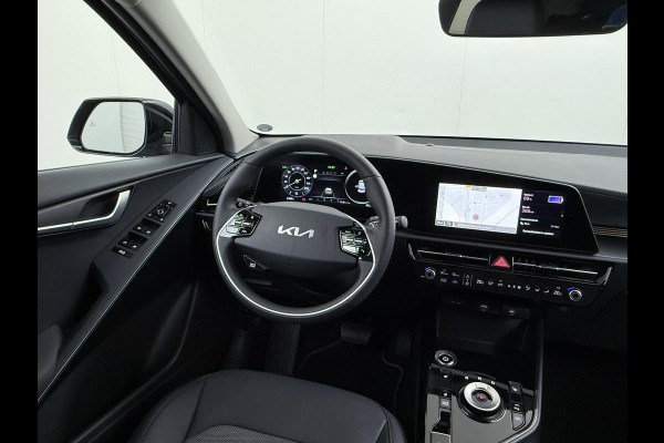 Kia Niro EV AIR VAN: €43.900,- VOOR: €35.440,- UW EINDEJAARSVOORDEEL: €8.460,- | 64kWh NIEUWE AUTO! | VOLLEDIGE KIA GARANTIE VAN TOEPASSING